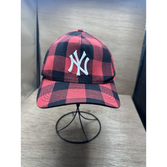 Stunning New York Yankee Adjustable Black Red Plaid New Era 9Forty Baseball Cap - Picture 1 of 5